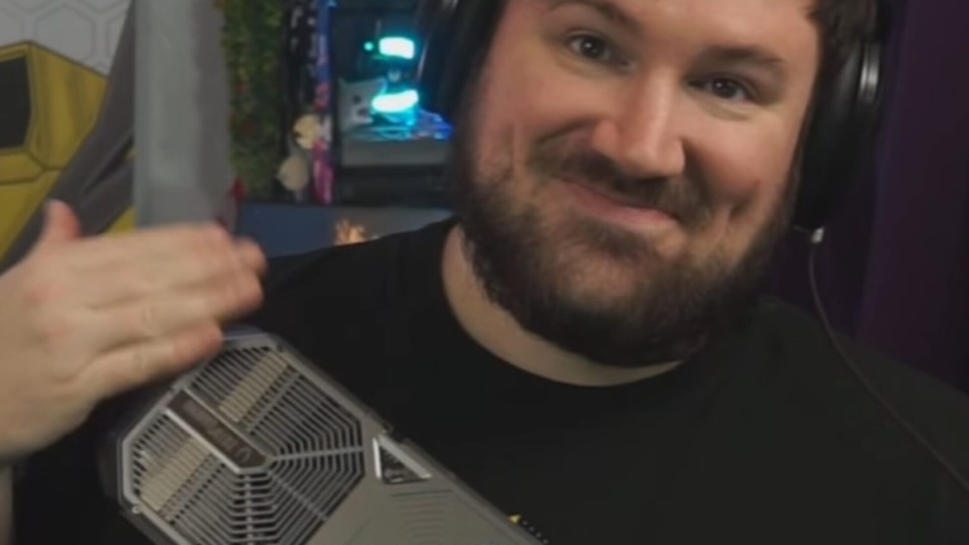 <a href='https://twitch.tv/sharkims' target='blank'>Sharkims</a>